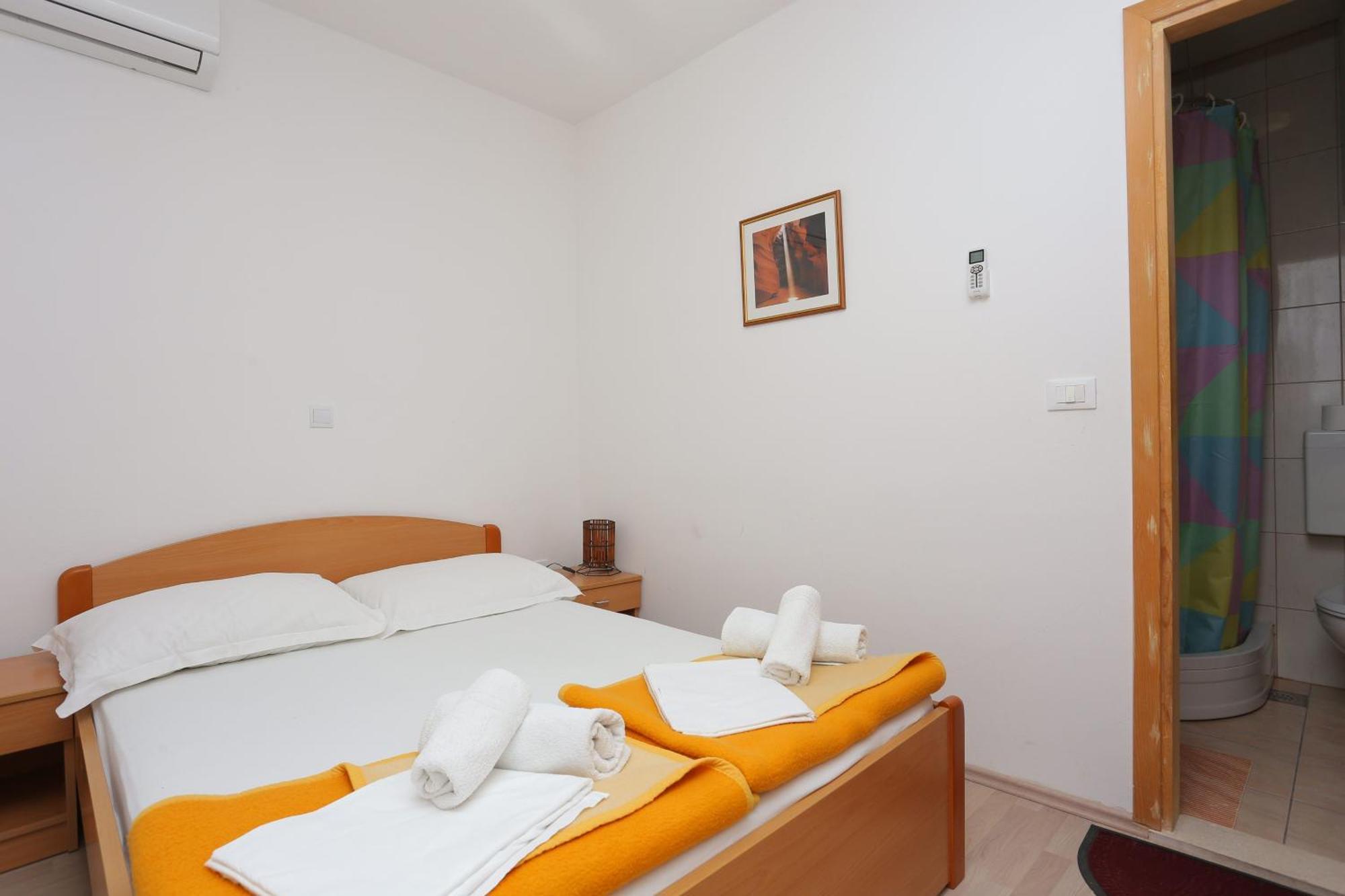 Apartments And Rooms With Parking Space Tucepi, Makarska - 5263 Room photo