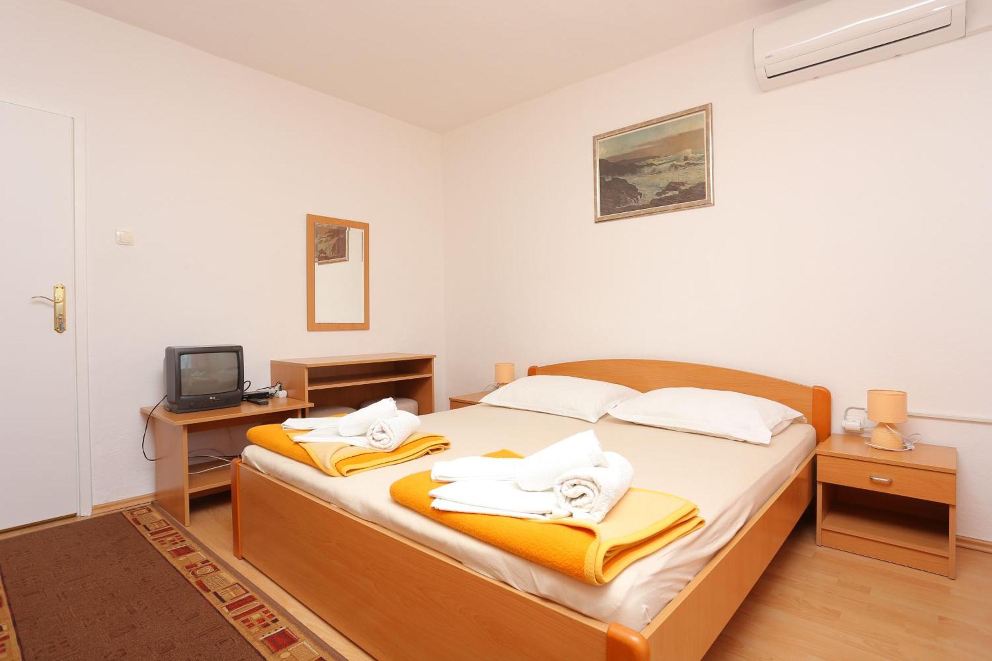 Apartments And Rooms With Parking Space Tucepi, Makarska - 5263 Room photo